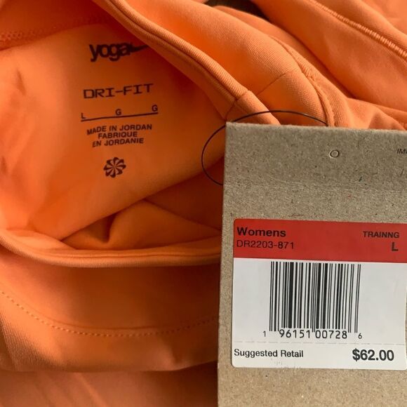 Nike woman’s yoga tight fit crop with long sleeve - Picture 4 of 4